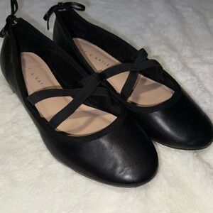 🩰Kelly & Katie Black Cross-Strap Ballet Flats
